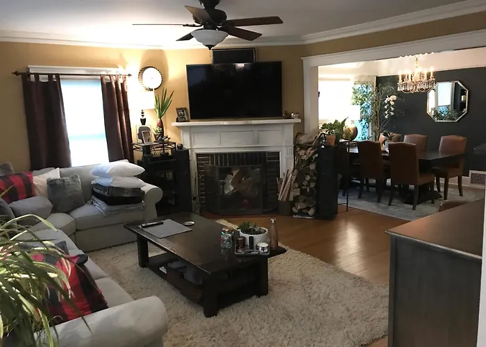 Beautiful Luxury Suite A & B Of Shorewood Home